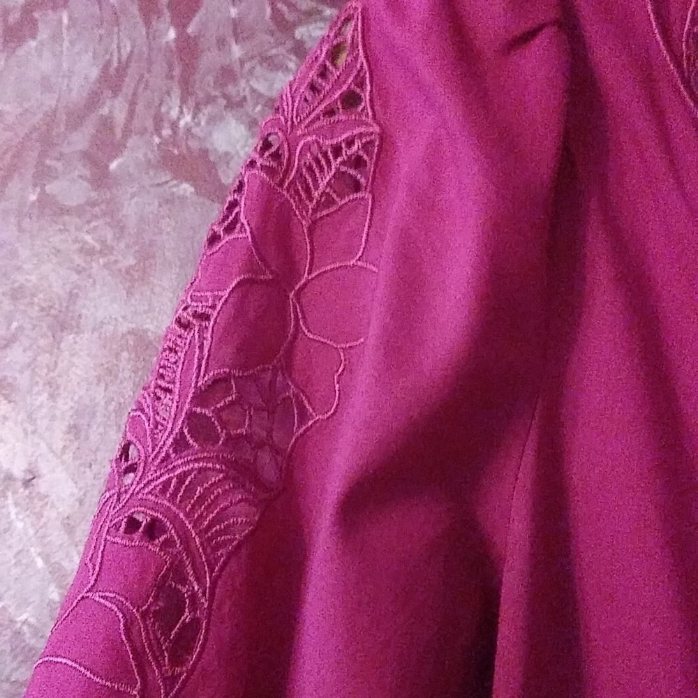 White House Black Market Floral Cutout Blouse - Picture 4 of 4